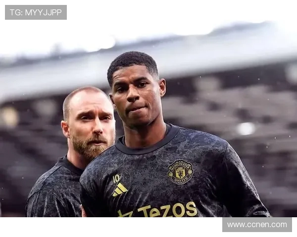 曼联与安德莱赫特激战正酣比分揭晓引发球迷热议 曼联与安德莱赫特激战正酣比分揭晓引发球迷热议